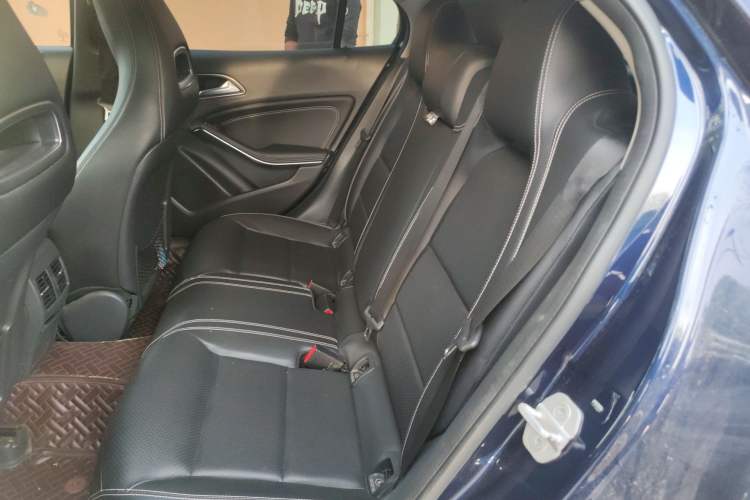 Used Mercedes-Benz GLA 2016 GLA 200 Fashion Model Left Rear Seat