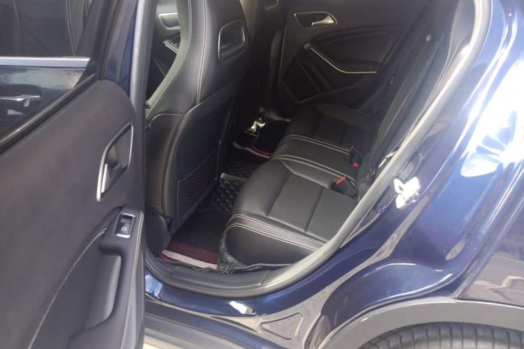 Used Mercedes-Benz GLA 2016 GLA 200 Fashion Model Left Rear Seat
