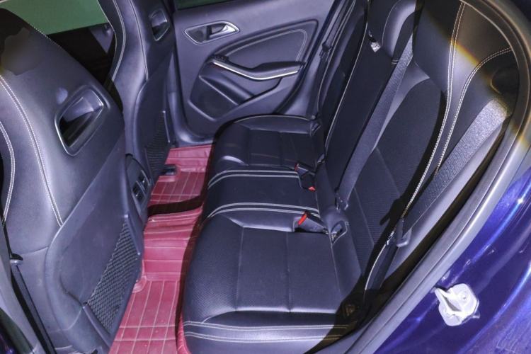 Used Mercedes-Benz GLA 2016 GLA 200 Fashion Model Left Rear Seat