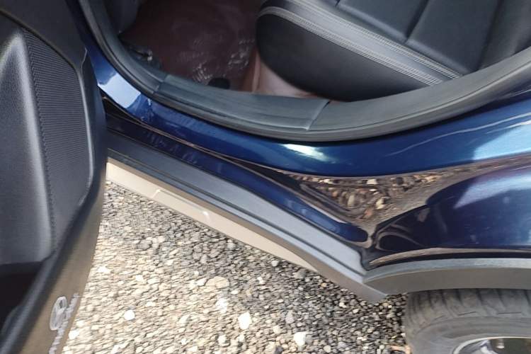 Used Mercedes-Benz GLA 2016 GLA 200 Fashion Model Left Side Sill