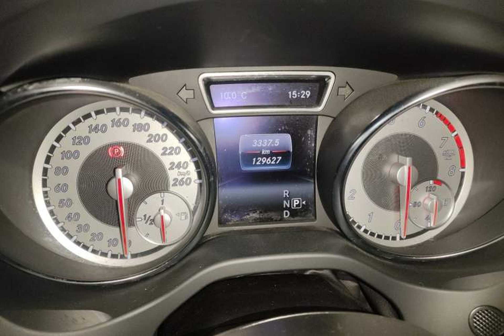 Used Mercedes-Benz GLA 2016 GLA 200 Fashion Model Odometer Close Up