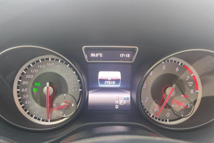 Used Mercedes-Benz GLA 2016 GLA 200 Fashion Model Odometer Close Up