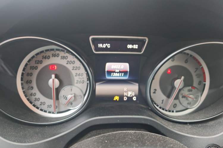 Used Mercedes-Benz GLA 2016 GLA 220 4MATIC Fashion Edition Odometer Close Up