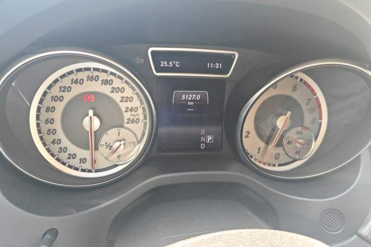 Used Mercedes-Benz GLA 2016 GLA 200 Fashion Model Odometer Close Up