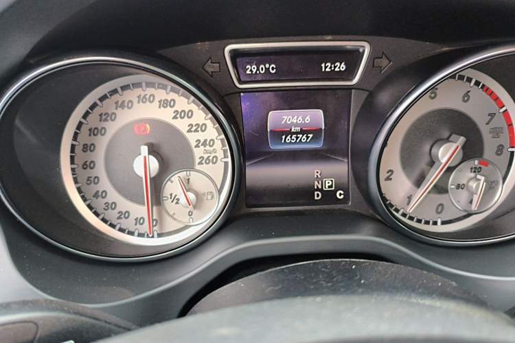 Used Mercedes-Benz GLA 2016 GLA 200 Fashion Model Odometer Close Up