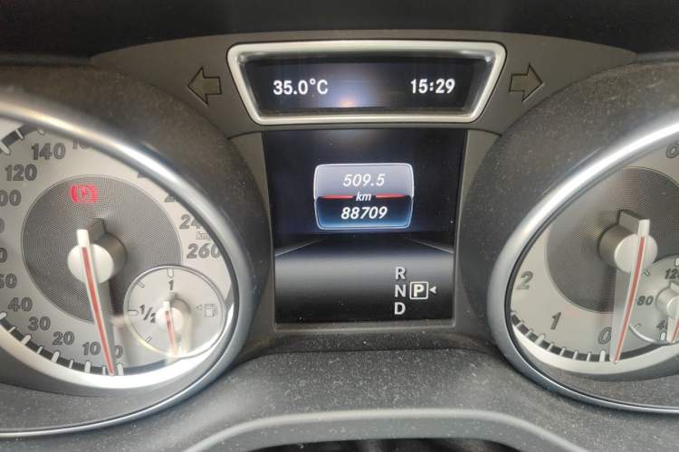 Used Mercedes-Benz GLA 2016 GLA 220 4MATIC Fashion Edition Odometer Close Up