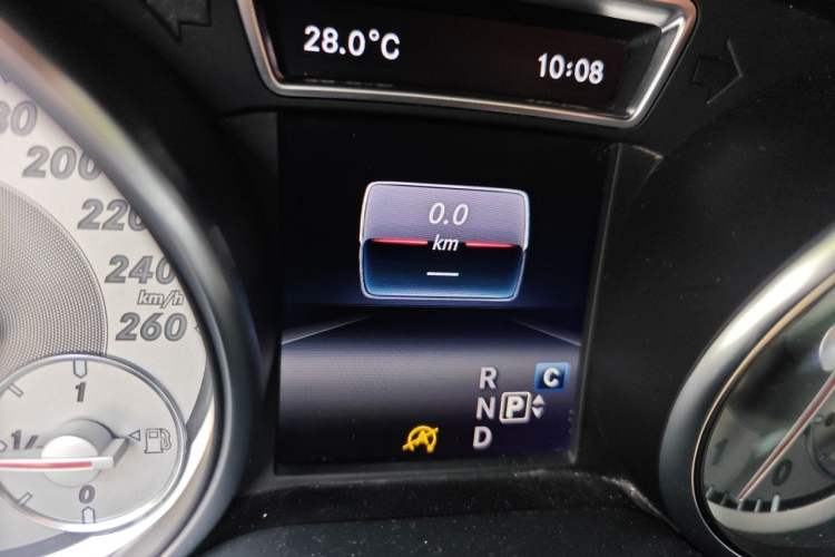 Used Mercedes-Benz GLA 2016 GLA 200 Sport Edition Odometer Close Up