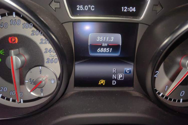 Used Mercedes-Benz GLA 2016 GLA 200 Sport Edition Odometer Close Up