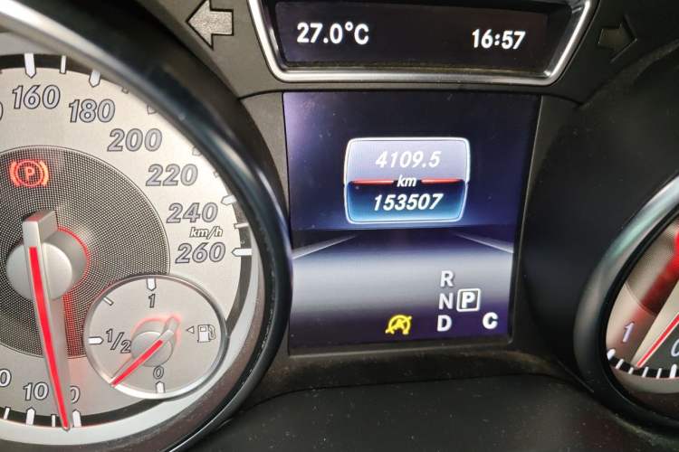 Used Mercedes-Benz GLA 2016 GLA 200 Sport Edition Odometer Close Up
