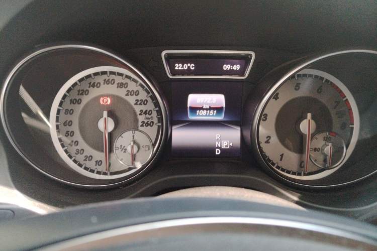 Used Mercedes-Benz GLA 2016 GLA 200 Sport Edition Odometer Close Up