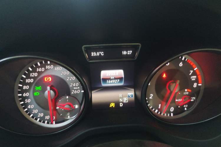Used Mercedes-Benz GLA 2016 GLA 200 Sport Edition Odometer Close Up