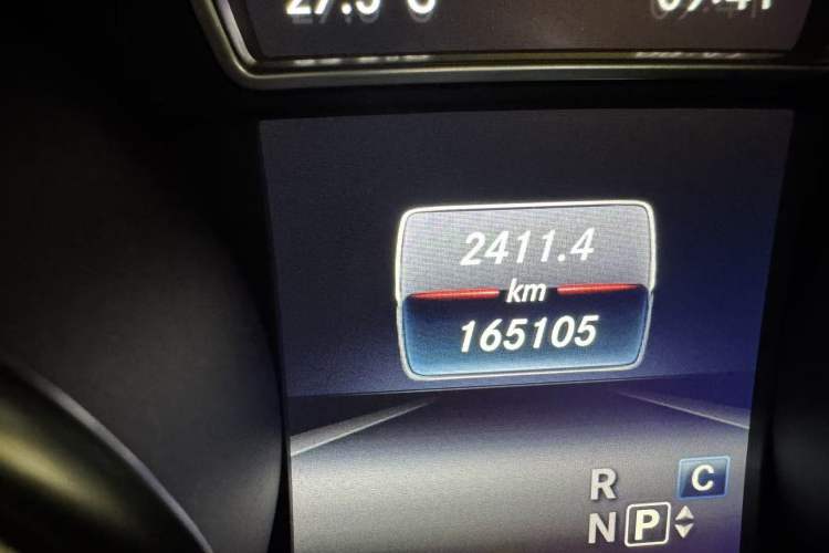 Used Mercedes-Benz GLA 2016 GLA 200 Sport Edition Odometer Close Up