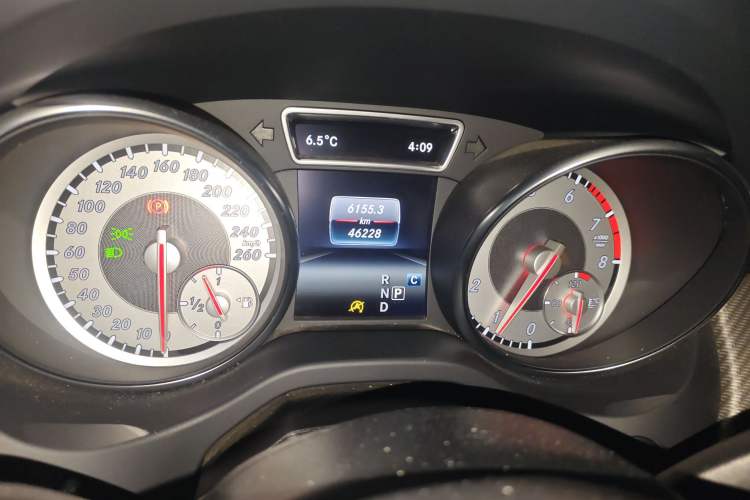 Used Mercedes-Benz GLA 2016 GLA 200 Sport Edition Odometer Close Up