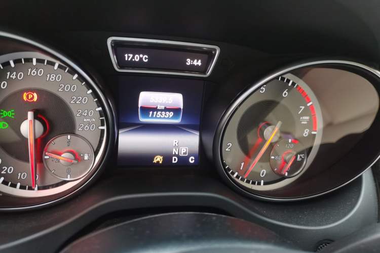 Used Mercedes-Benz GLA 2016 GLA 200 Fashion Model Odometer Close Up