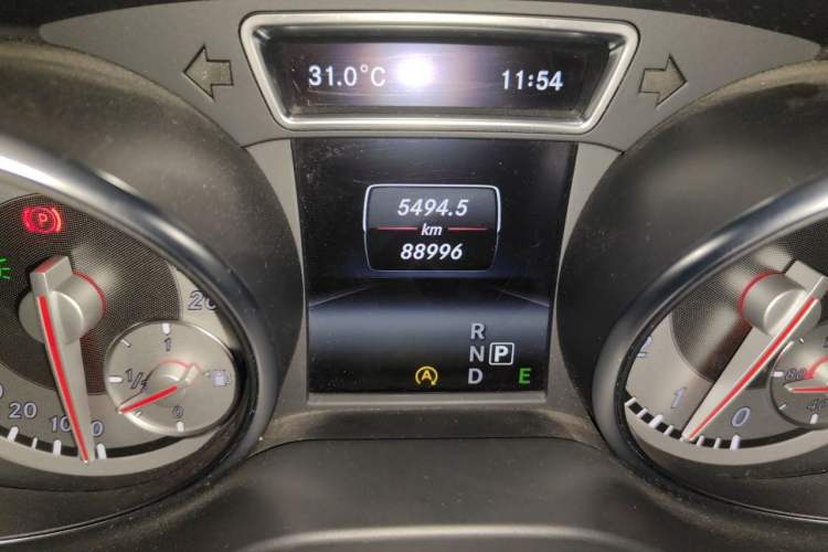 Used Mercedes-Benz GLA 2016 GLA 200 Sport Edition Odometer Close Up
