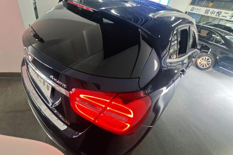 Used Mercedes-Benz GLA 2016 GLA 220 4MATIC Fashion Edition Rear Right 45 Deg