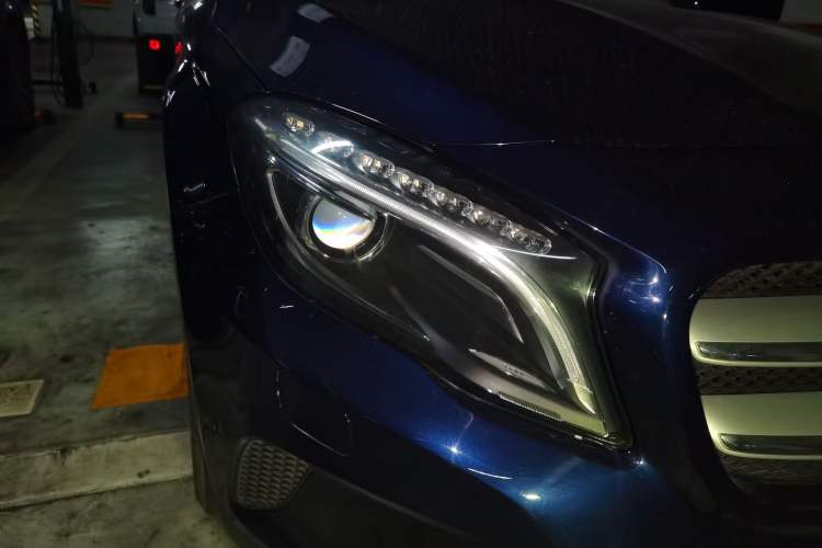 Used Mercedes-Benz GLA 2016 GLA 200 Fashion Model Right Front Headlight