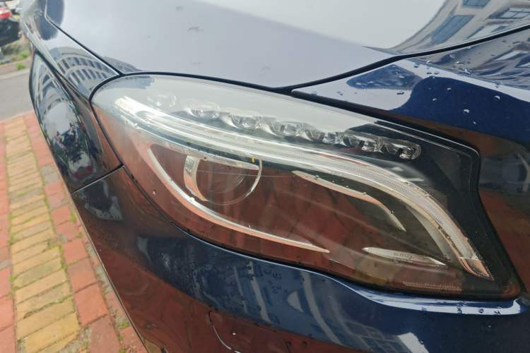 Used Mercedes-Benz GLA 2016 GLA 220 4MATIC Fashion Edition Right Front Headlight
