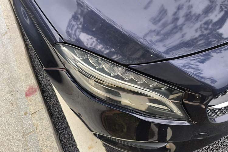 Used Mercedes-Benz GLA 2016 GLA 200 Fashion Model Right Front Headlight