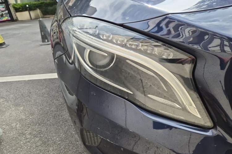 Used Mercedes-Benz GLA 2016 GLA 200 Fashion Model Right Front Headlight