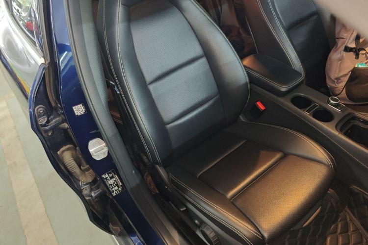 Used Mercedes-Benz GLA 2016 GLA 200 Fashion Model Right Front Seat