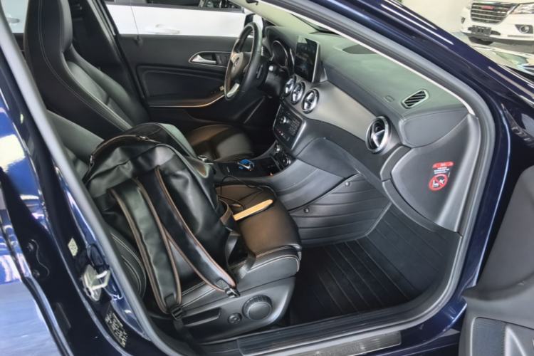Used Mercedes-Benz GLA 2016 GLA 200 Fashion Model Right Front Seat