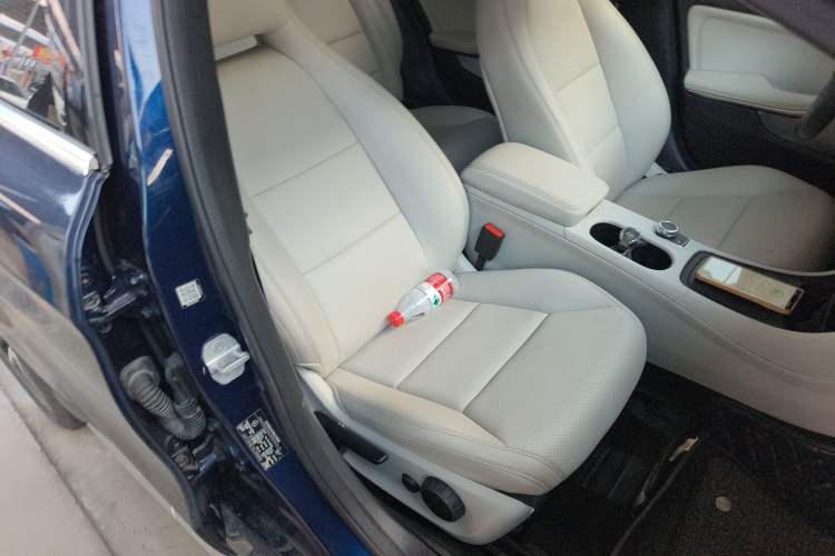 Used Mercedes-Benz GLA 2016 GLA 220 4MATIC Fashion Edition Right Front Seat