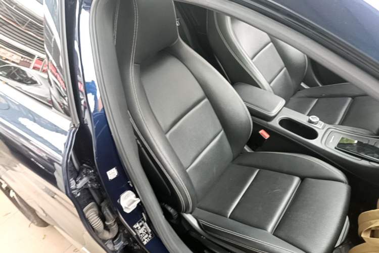 Used Mercedes-Benz GLA 2016 GLA 200 Fashion Model Right Front Seat