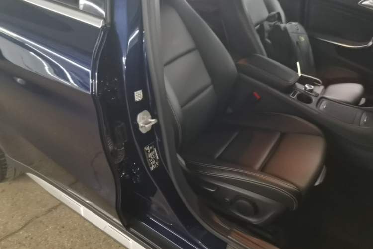 Used Mercedes-Benz GLA 2016 GLA 200 Sport Edition Right Front Seat