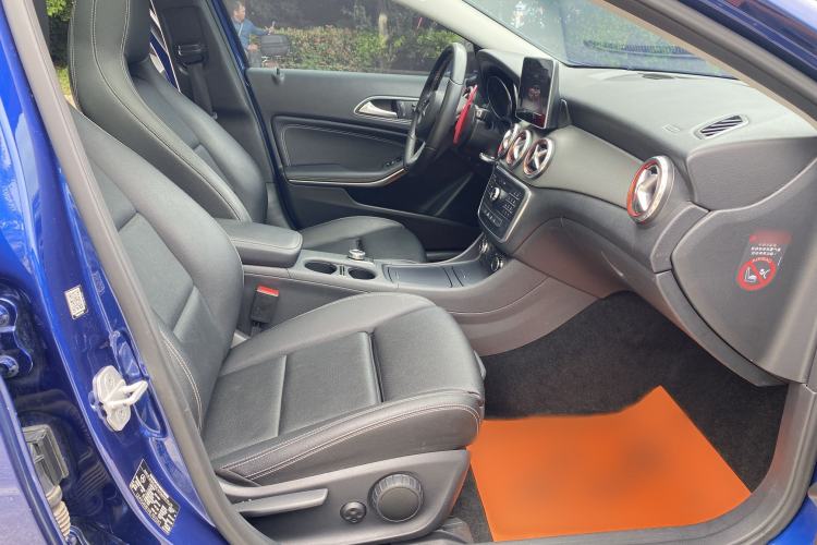 Used Mercedes-Benz GLA 2016 GLA 200 Sport Edition Right Front Seat