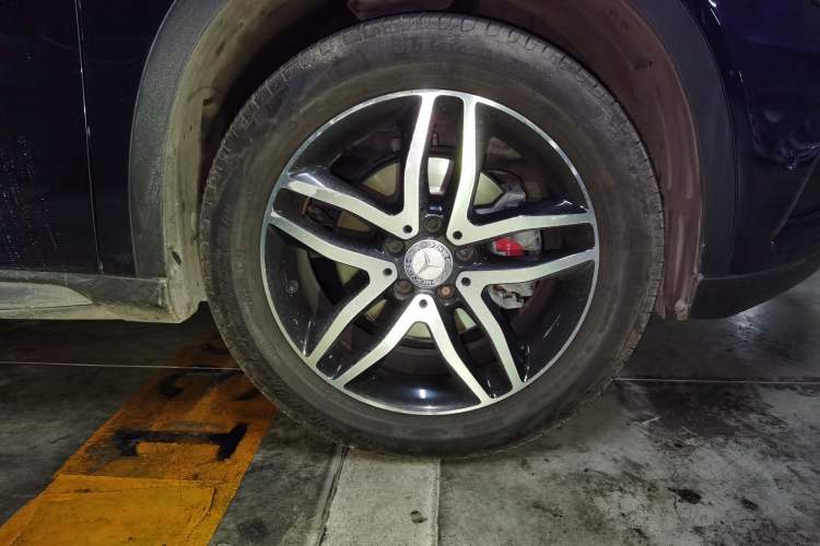 Used Mercedes-Benz GLA 2016 GLA 200 Fashion Model Right Front Wheel Hub