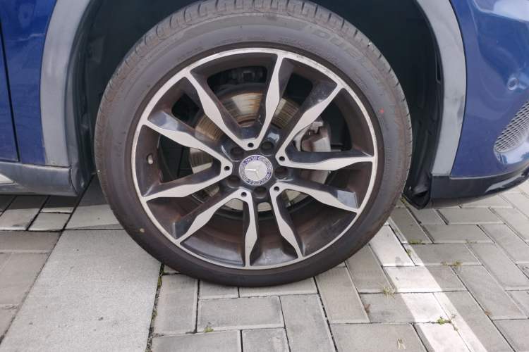 Used Mercedes-Benz GLA 2016 GLA 200 Blue Edition Right Front Wheel Hub