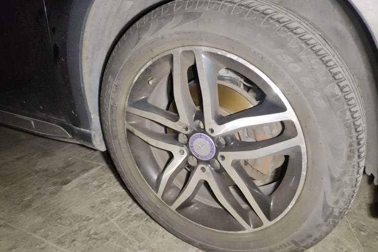 Used Mercedes-Benz GLA 2016 GLA 200 Fashion Model Right Front Wheel Hub