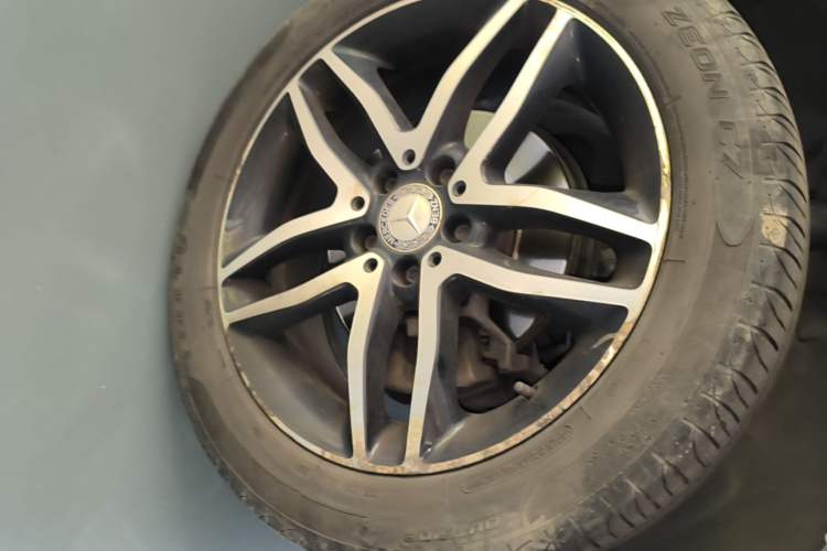 Used Mercedes-Benz GLA 2016 GLA 220 4MATIC Fashion Edition Right Front Wheel Hub