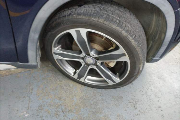Used Mercedes-Benz GLA 2016 GLA 220 4MATIC Luxury Model Right Front Wheel Hub