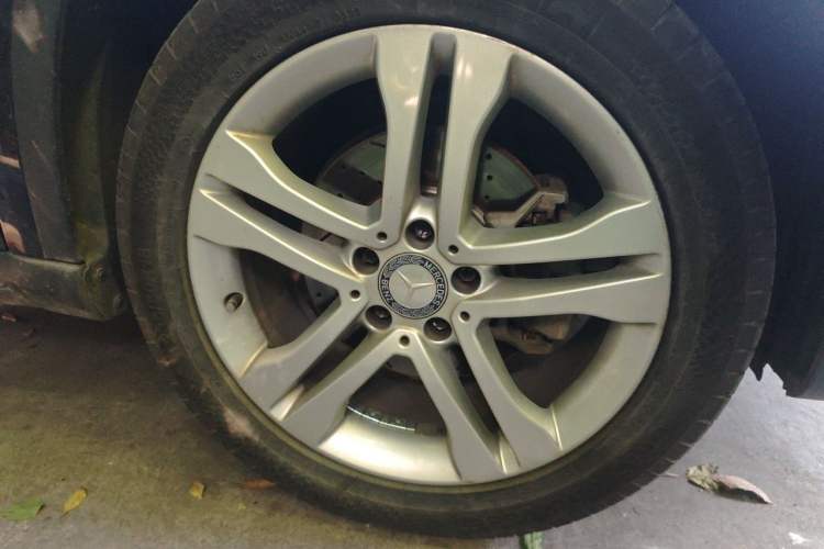Used Mercedes-Benz GLA 2016 GLA 200 Sport Edition Right Front Wheel Hub
