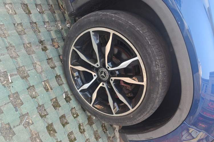 Used Mercedes-Benz GLA 2016 GLA 200 Blue Edition Right Front Wheel Hub