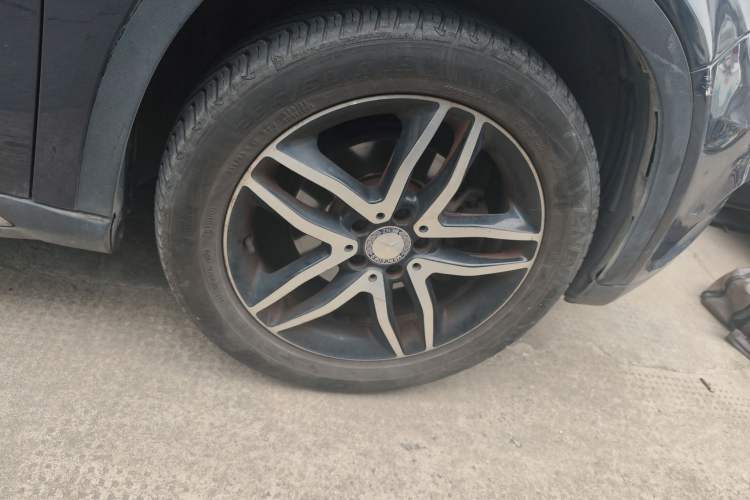Used Mercedes-Benz GLA 2016 GLA 200 Fashion Model Right Front Wheel Hub