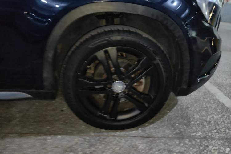 Used Mercedes-Benz GLA 2016 GLA 200 Sport Edition Right Front Wheel Hub