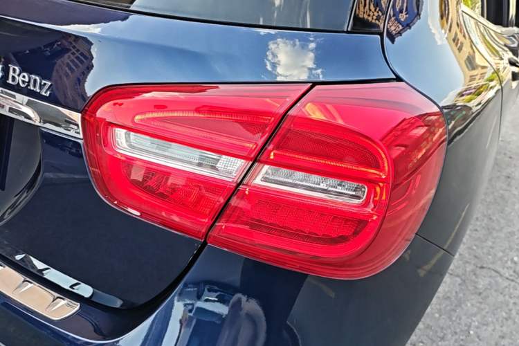 Used Mercedes-Benz GLA 2016 GLA 200 Fashion Model Right Rear Taillight