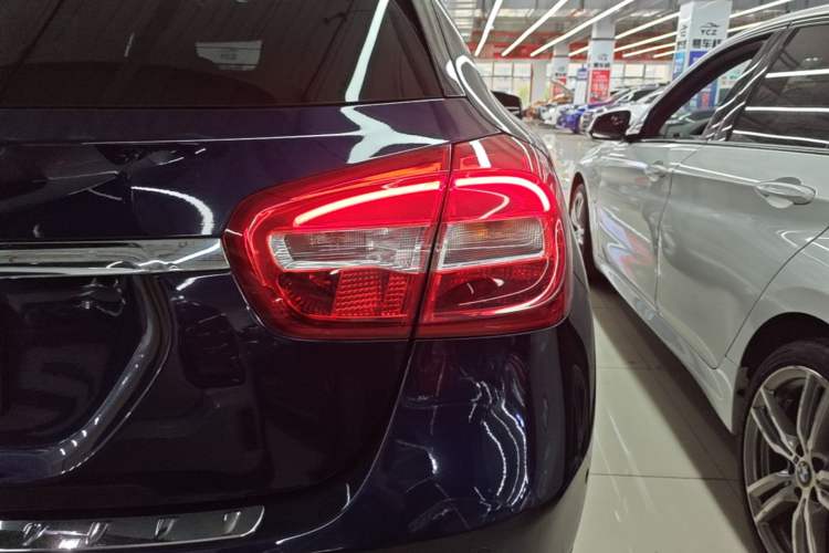 Used Mercedes-Benz GLA 2016 GLA 200 Sport Edition Right Rear Taillight