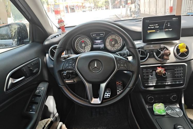 Used Mercedes-Benz GLA 2016 GLA 220 4MATIC Fashion Edition Steering Wheel