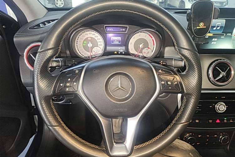 Used Mercedes-Benz GLA 2016 GLA 220 4MATIC Fashion Edition Steering Wheel