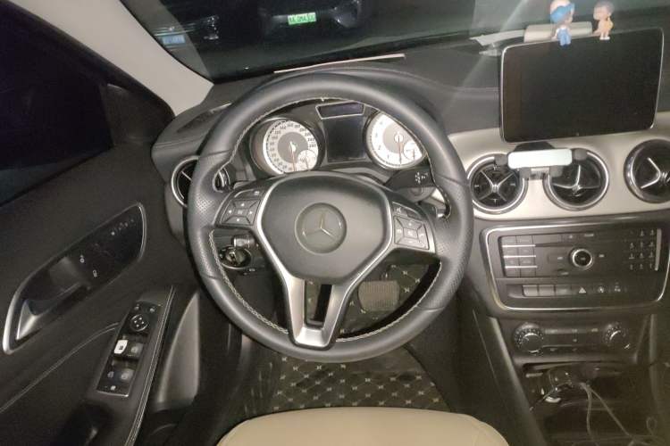 Used Mercedes-Benz GLA 2016 GLA 200 Fashion Model Steering Wheel