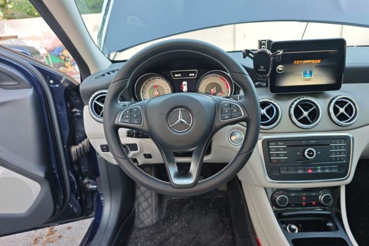 Used Mercedes-Benz GLA 2016 GLA 200 Fashion Model Steering Wheel