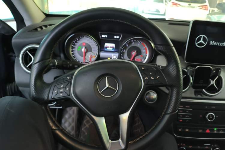 Used Mercedes-Benz GLA 2016 GLA 220 4MATIC Fashion Edition Steering Wheel