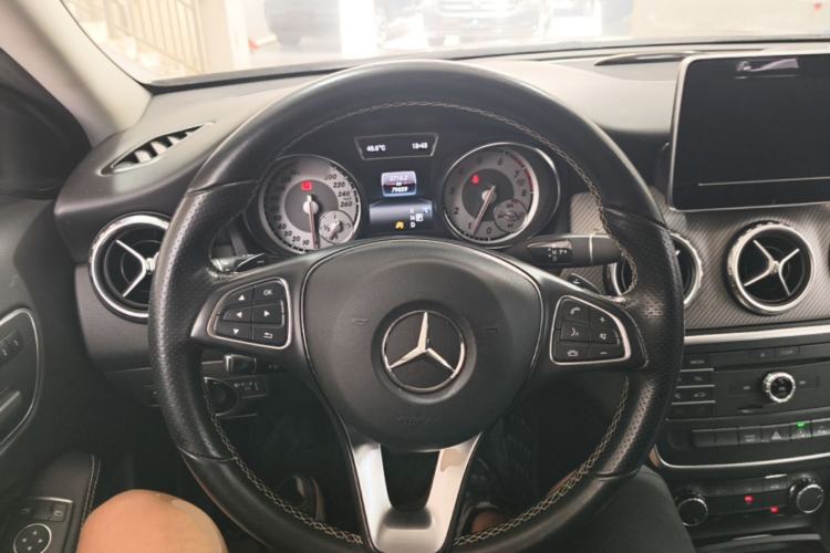 Used Mercedes-Benz GLA 2016 GLA 200 Sport Edition Steering Wheel