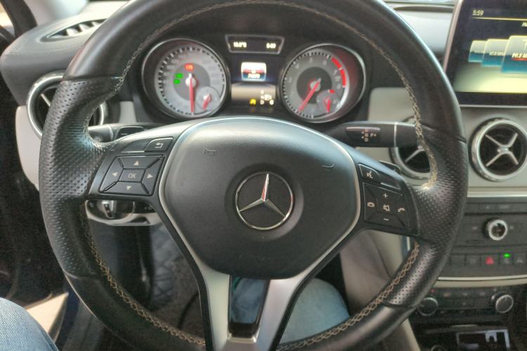 Used Mercedes-Benz GLA 2016 GLA 220 4MATIC Fashion Edition Steering Wheel