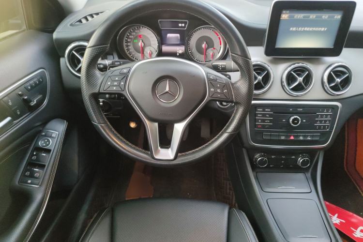 Used Mercedes-Benz GLA 2016 GLA 200 Fashion Model Steering Wheel