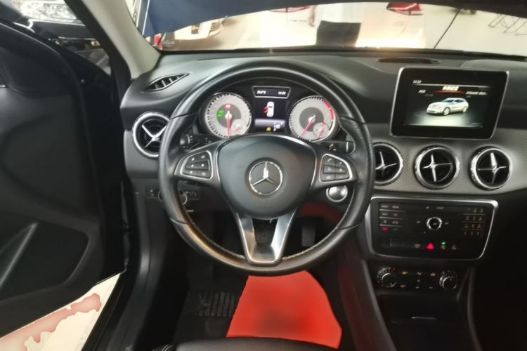 Used Mercedes-Benz GLA 2016 GLA 200 Sport Edition Steering Wheel